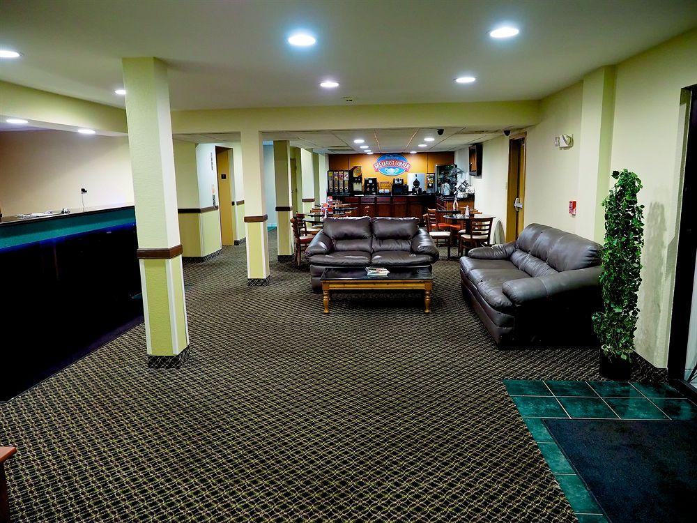 Super 8 By Wyndham Somerset Εξωτερικό φωτογραφία