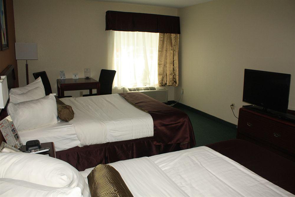 Super 8 By Wyndham Somerset Εξωτερικό φωτογραφία