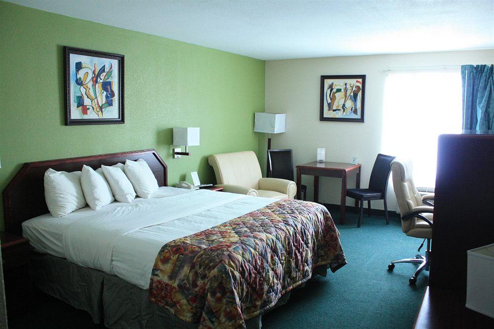 Super 8 By Wyndham Somerset Εξωτερικό φωτογραφία
