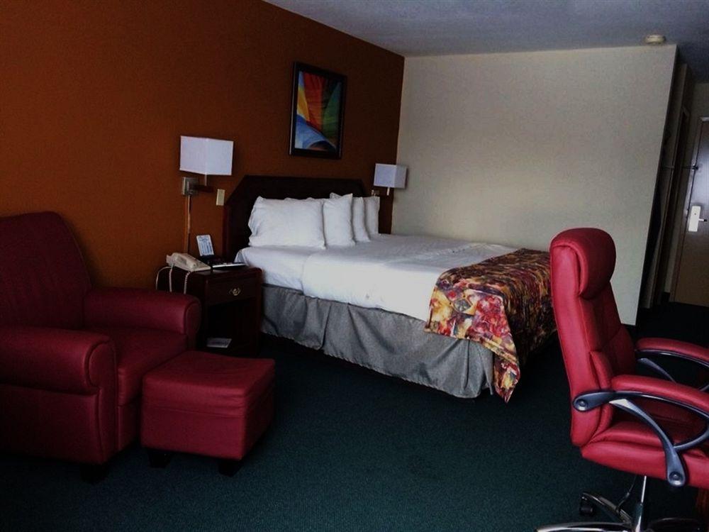 Super 8 By Wyndham Somerset Εξωτερικό φωτογραφία