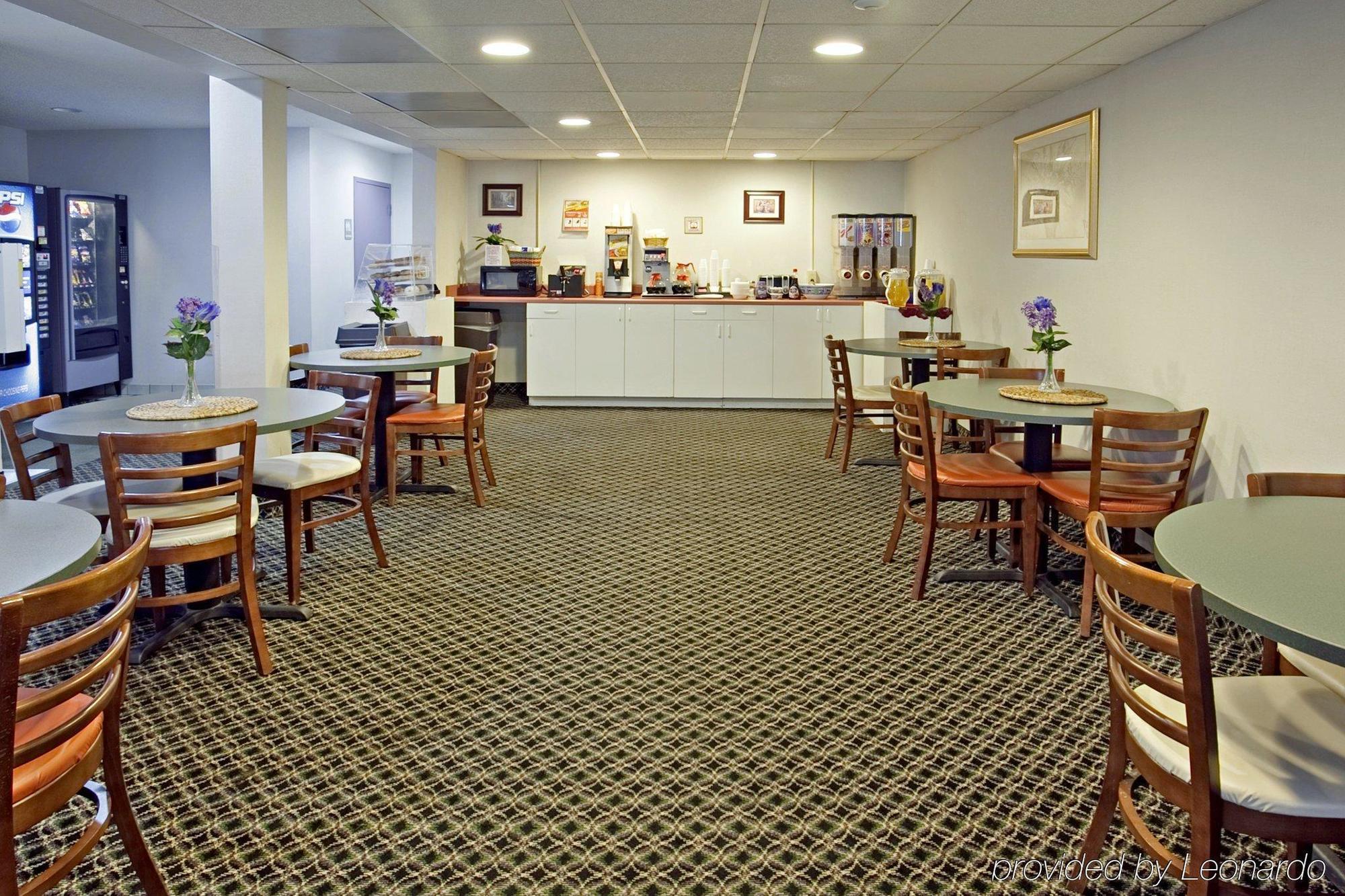 Super 8 By Wyndham Somerset Εξωτερικό φωτογραφία