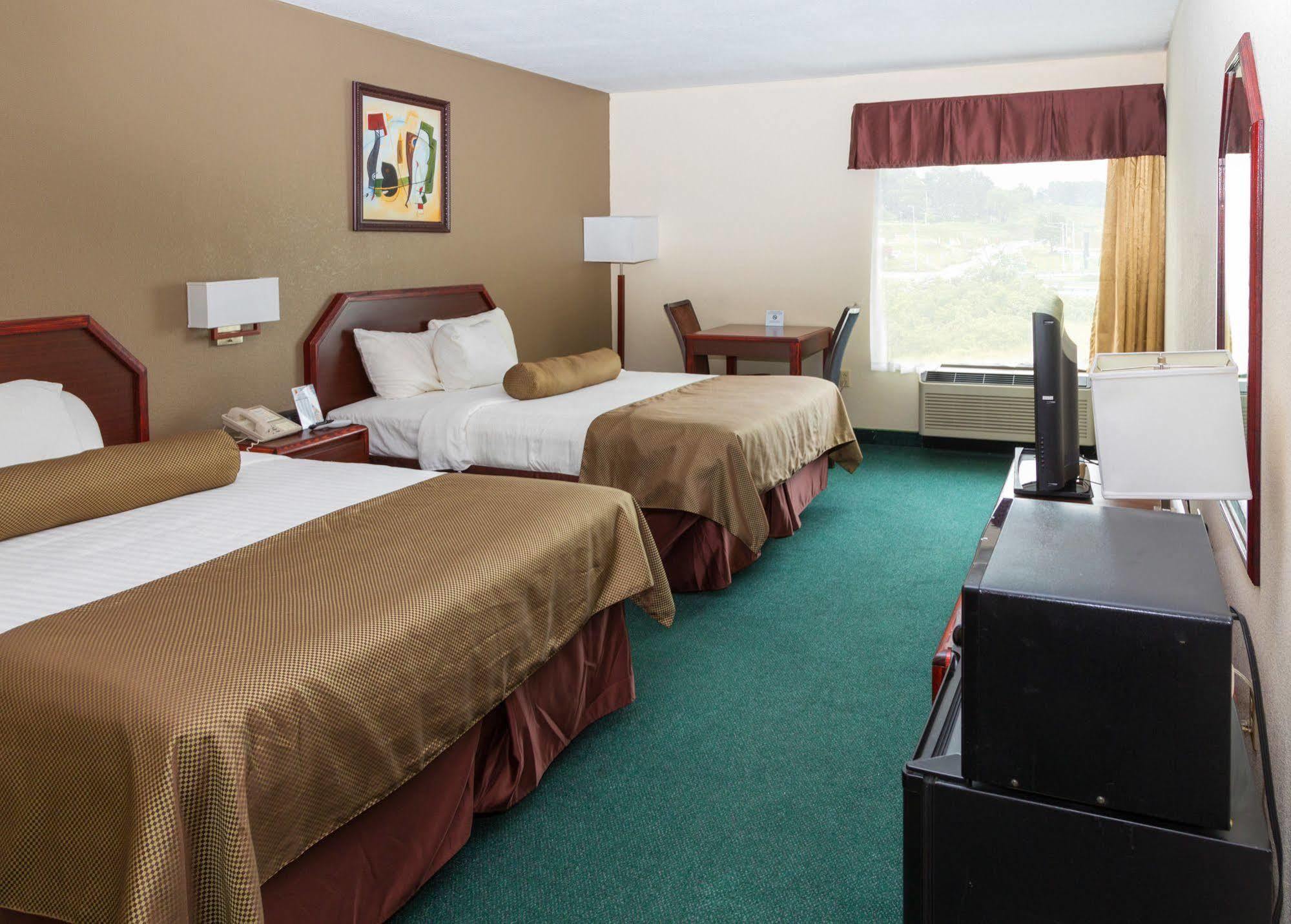 Super 8 By Wyndham Somerset Εξωτερικό φωτογραφία