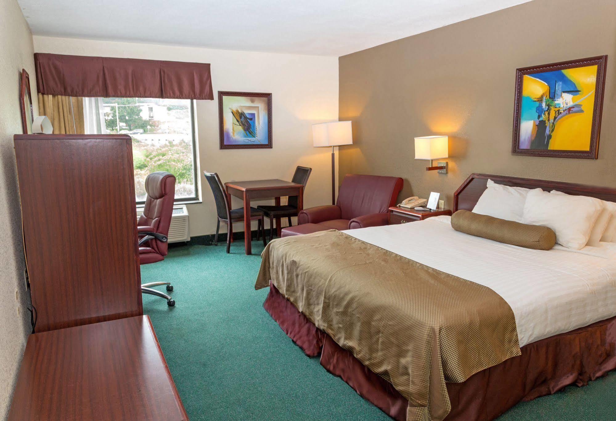 Super 8 By Wyndham Somerset Εξωτερικό φωτογραφία
